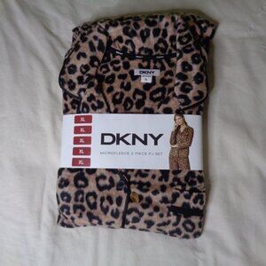 DKNY leopard microfleece 2 piece pj set NIP